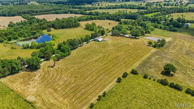 108 Seven Cedars Road, Steelville, MO 65565