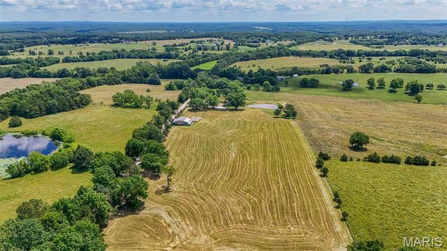 108 Seven Cedars Road, Steelville, MO 65565