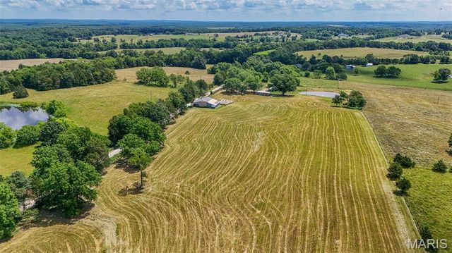 108 Seven Cedars Road, Steelville, MO 65565