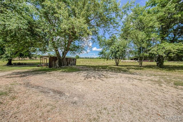 108 Seven Cedars Road, Steelville, MO 65565