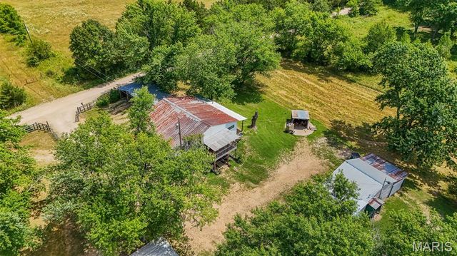 108 Seven Cedars Road, Steelville, MO 65565