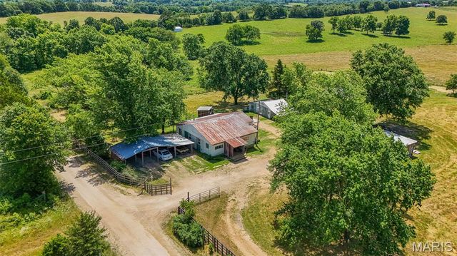 108 Seven Cedars Road, Steelville, MO 65565