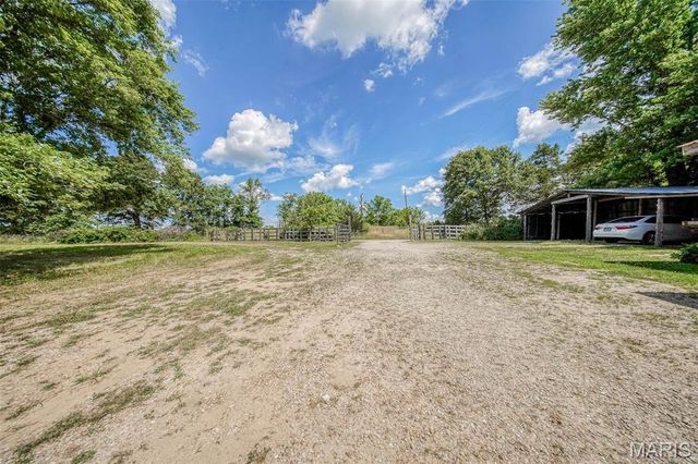 108 Seven Cedars Road, Steelville, MO 65565