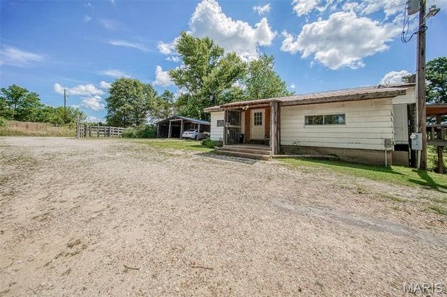 108 Seven Cedars Road, Steelville, MO 65565