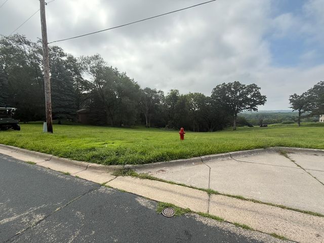 3325 Overlook Drive, Bloomington, MN 55431