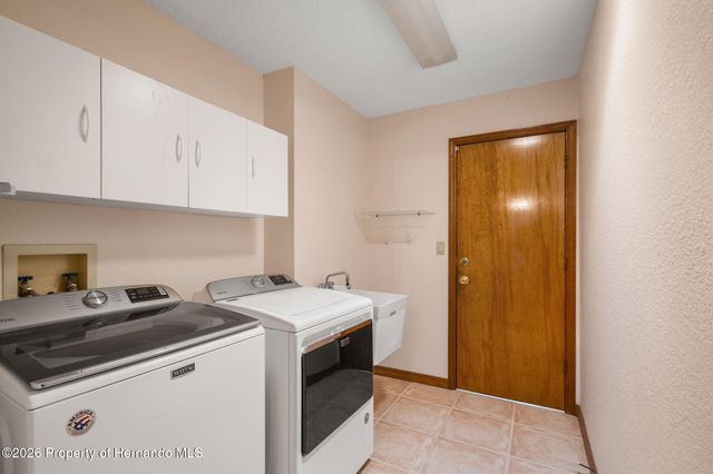 8192 Floral Drive, Weeki Wachee, FL 34607