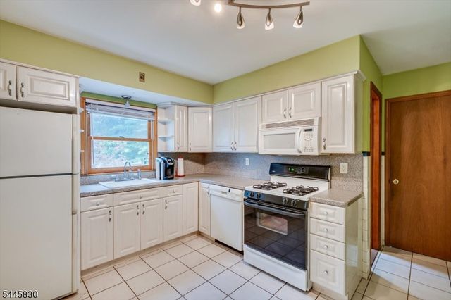 979 Wood Ave, Edison Twp., NJ 08820