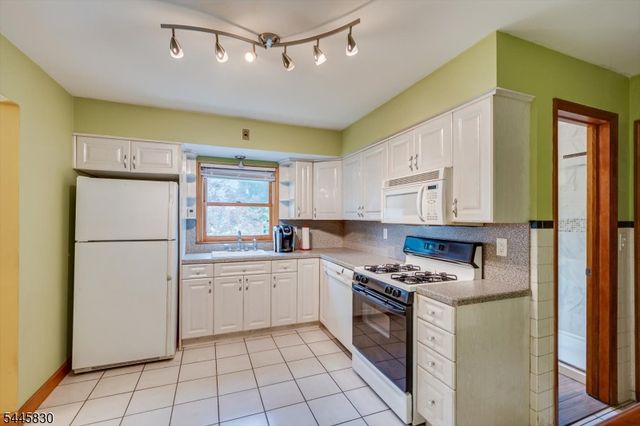 979 Wood Ave, Edison Twp., NJ 08820