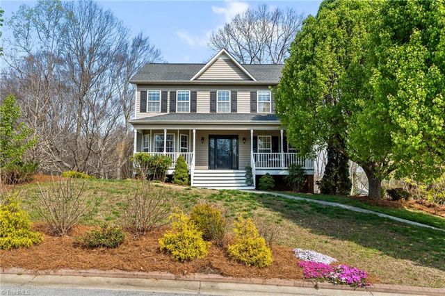 135 Valleyoak Court, Clemmons, NC 27012
