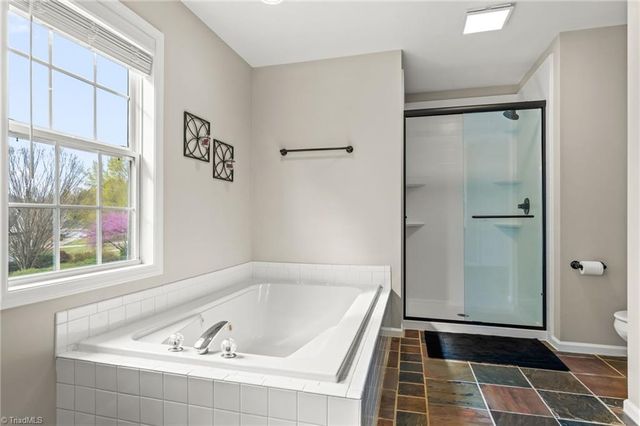 135 Valleyoak Court, Clemmons, NC 27012