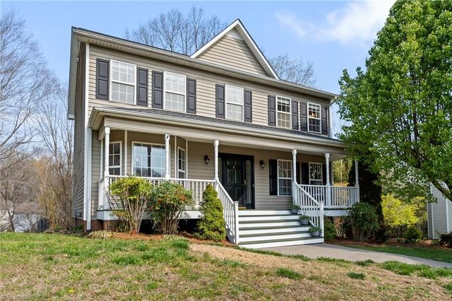 135 Valleyoak Court, Clemmons, NC 27012