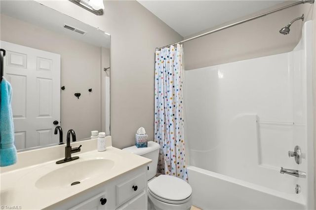 135 Valleyoak Court, Clemmons, NC 27012
