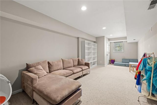 135 Valleyoak Court, Clemmons, NC 27012