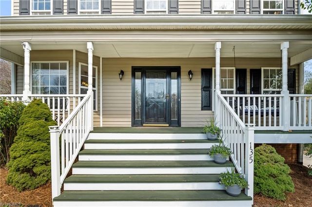 135 Valleyoak Court, Clemmons, NC 27012