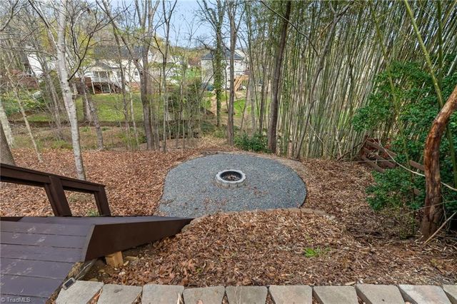 135 Valleyoak Court, Clemmons, NC 27012
