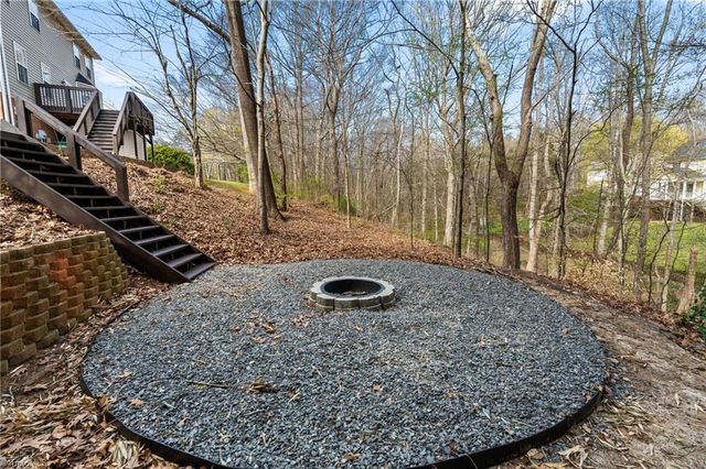 135 Valleyoak Court, Clemmons, NC 27012