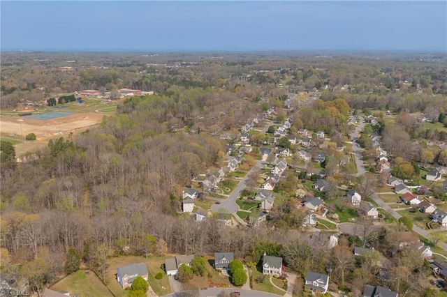 135 Valleyoak Court, Clemmons, NC 27012