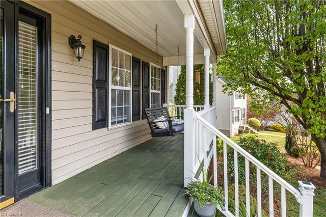 135 Valleyoak Court, Clemmons, NC 27012