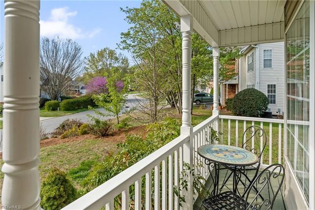 135 Valleyoak Court, Clemmons, NC 27012