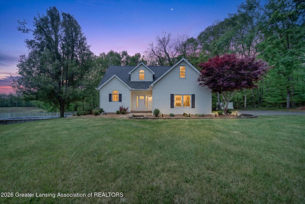 11764 Dorotha Drive, Eaton Rapids, MI 48827
