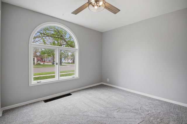 1110 5th Avenue NW, Austin, MN 55912