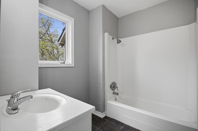 1110 5th Avenue NW, Austin, MN 55912