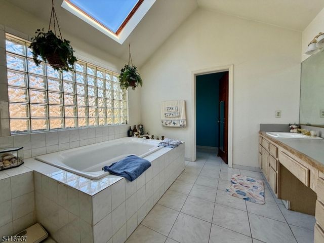 189 SCHOOLHOUSE ROAD, Jefferson Twp., NJ 07438