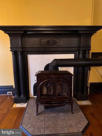 11 N WAYNE, Lewistown, PA 17044