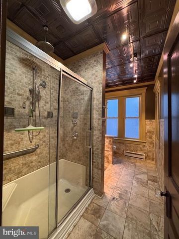 11 N WAYNE, Lewistown, PA 17044