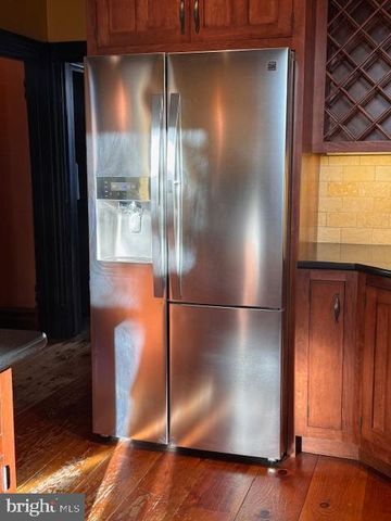 11 N WAYNE, Lewistown, PA 17044