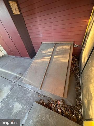 11 N WAYNE, Lewistown, PA 17044