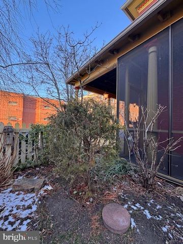 11 N WAYNE, Lewistown, PA 17044