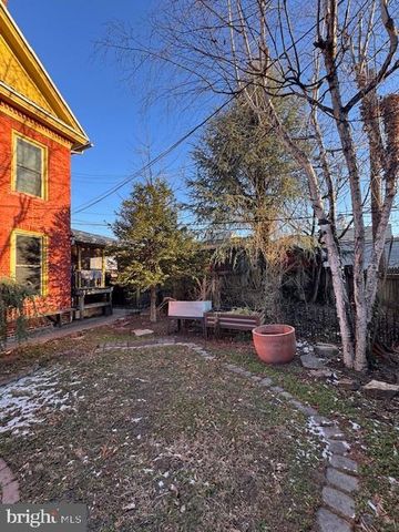 11 N WAYNE, Lewistown, PA 17044