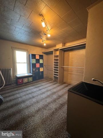 11 N WAYNE, Lewistown, PA 17044