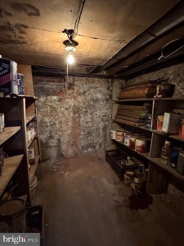 11 N WAYNE, Lewistown, PA 17044