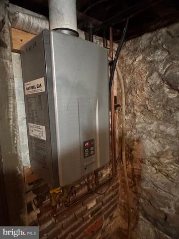 11 N WAYNE, Lewistown, PA 17044