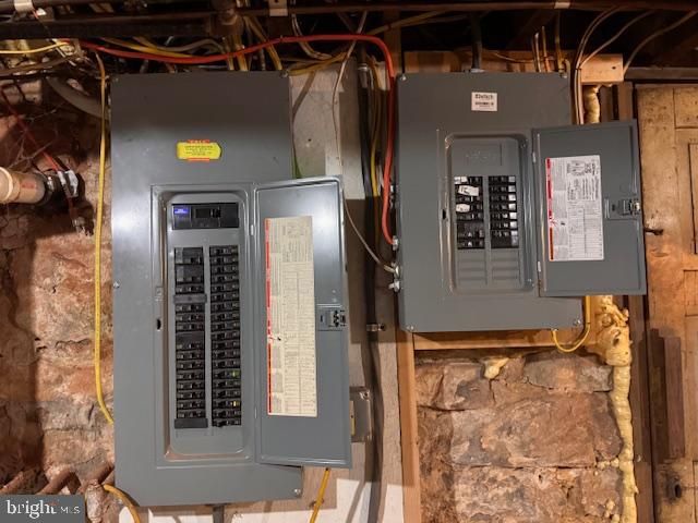 11 N WAYNE, Lewistown, PA 17044