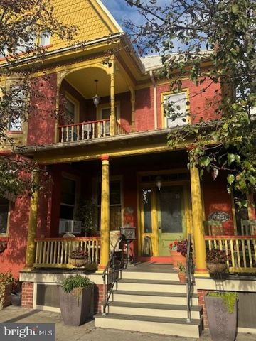 11 N WAYNE, Lewistown, PA 17044