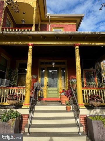 11 N WAYNE, Lewistown, PA 17044