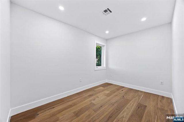 2-07 37th Street, Fair Lawn, NJ 07410