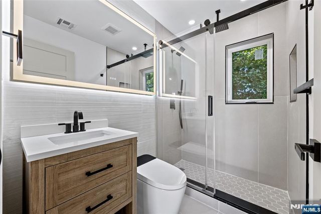 2-07 37th Street, Fair Lawn, NJ 07410