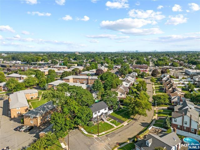 2-07 37th Street, Fair Lawn, NJ 07410