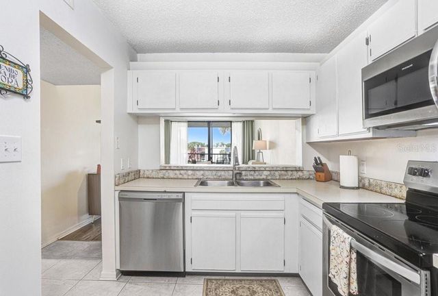 2424 W TAMPA BAY BOULEVARD M205, Tampa, FL 33607