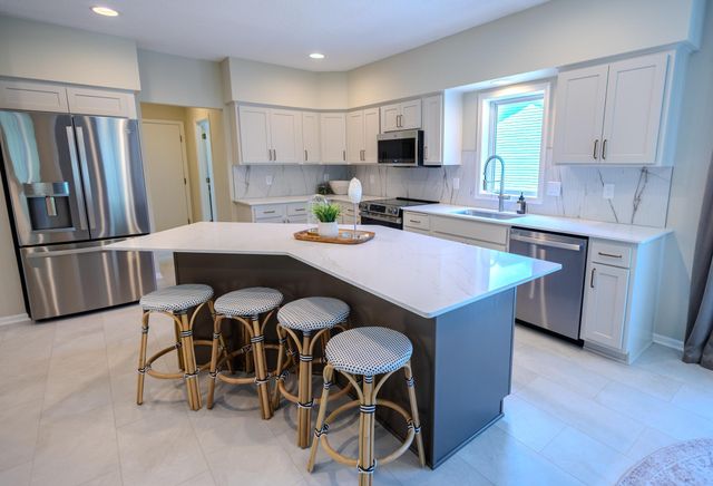 16210 39th Place N, Plymouth, MN 55446