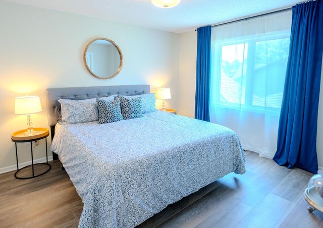 16210 39th Place N, Plymouth, MN 55446