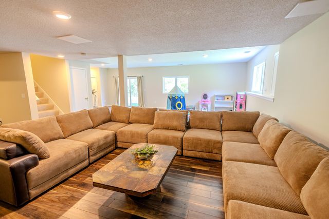 16210 39th Place N, Plymouth, MN 55446