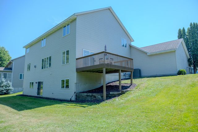 16210 39th Place N, Plymouth, MN 55446