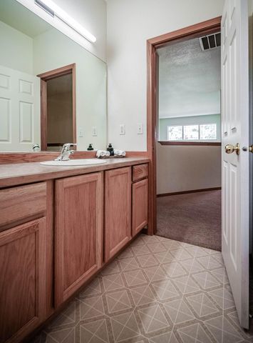 5029 Falcon Drive, Klamath Falls, OR 97601