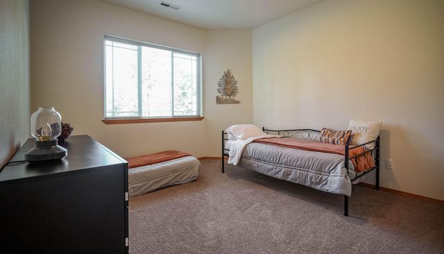 5029 Falcon Drive, Klamath Falls, OR 97601