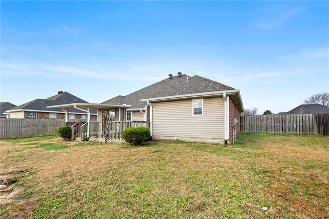 1562 Hutchinson Street, Pea Ridge, AR 72751